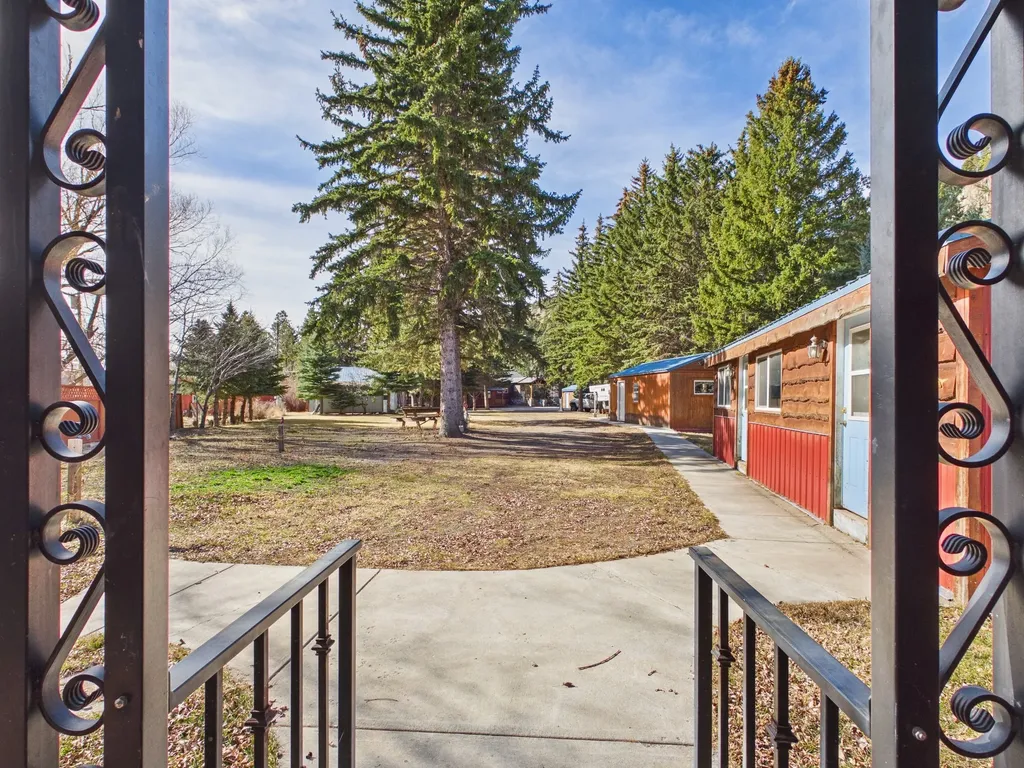 4964 Us Highway 89 S Livingston MT 59047