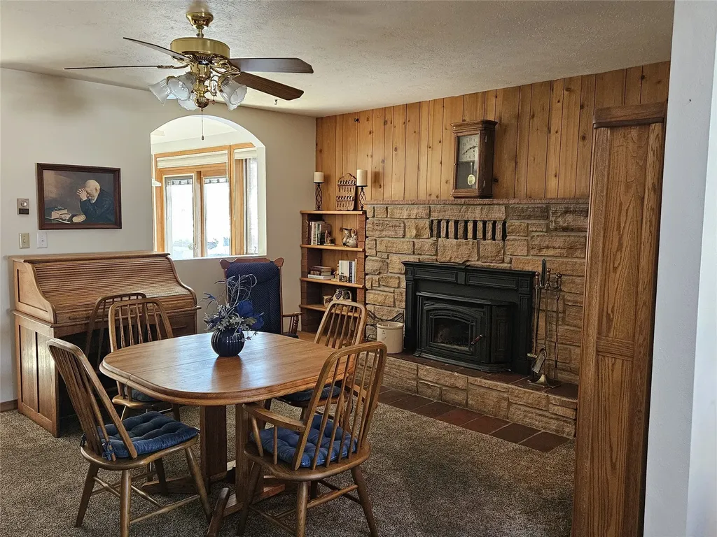 472 Magpie Lane Corvallis MT 59828