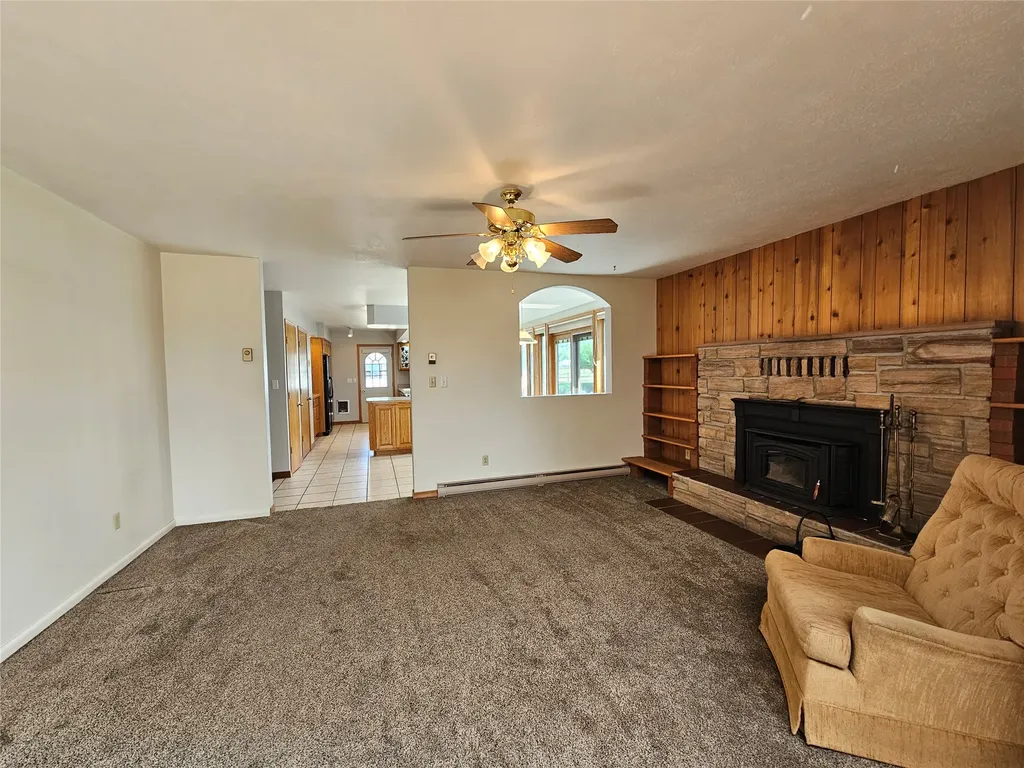 472 Magpie Lane Corvallis MT 59828