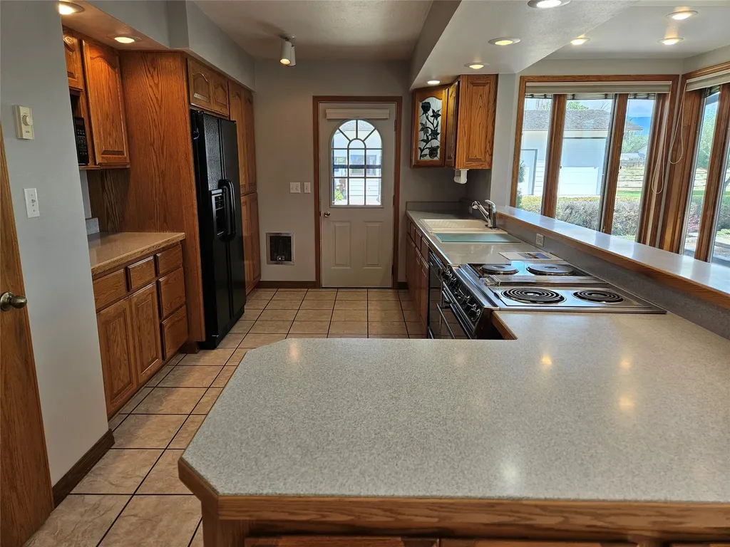 472 Magpie Lane Corvallis MT 59828
