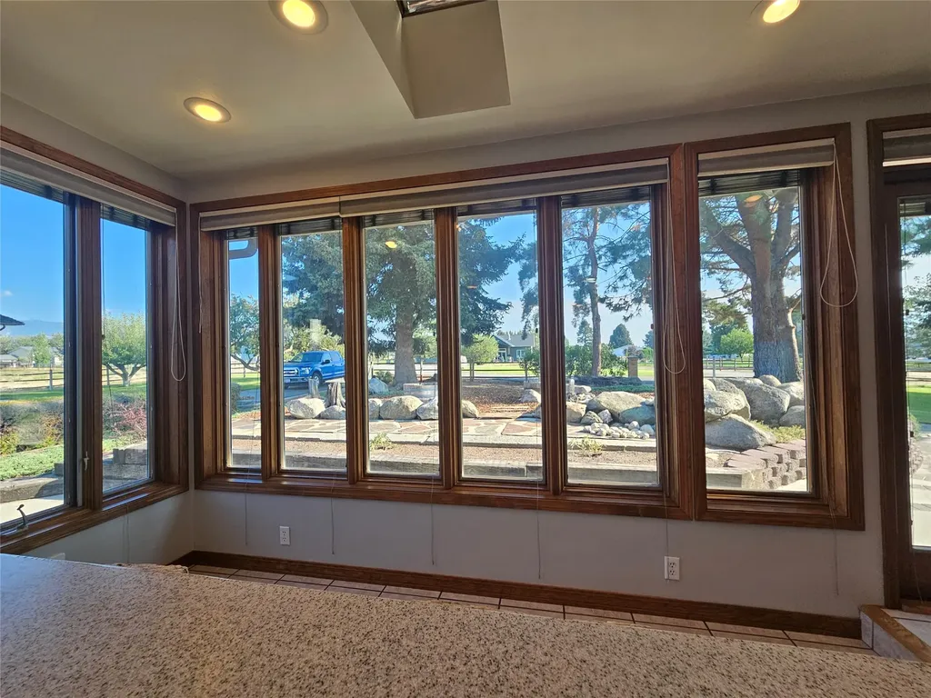 472 Magpie Lane Corvallis MT 59828