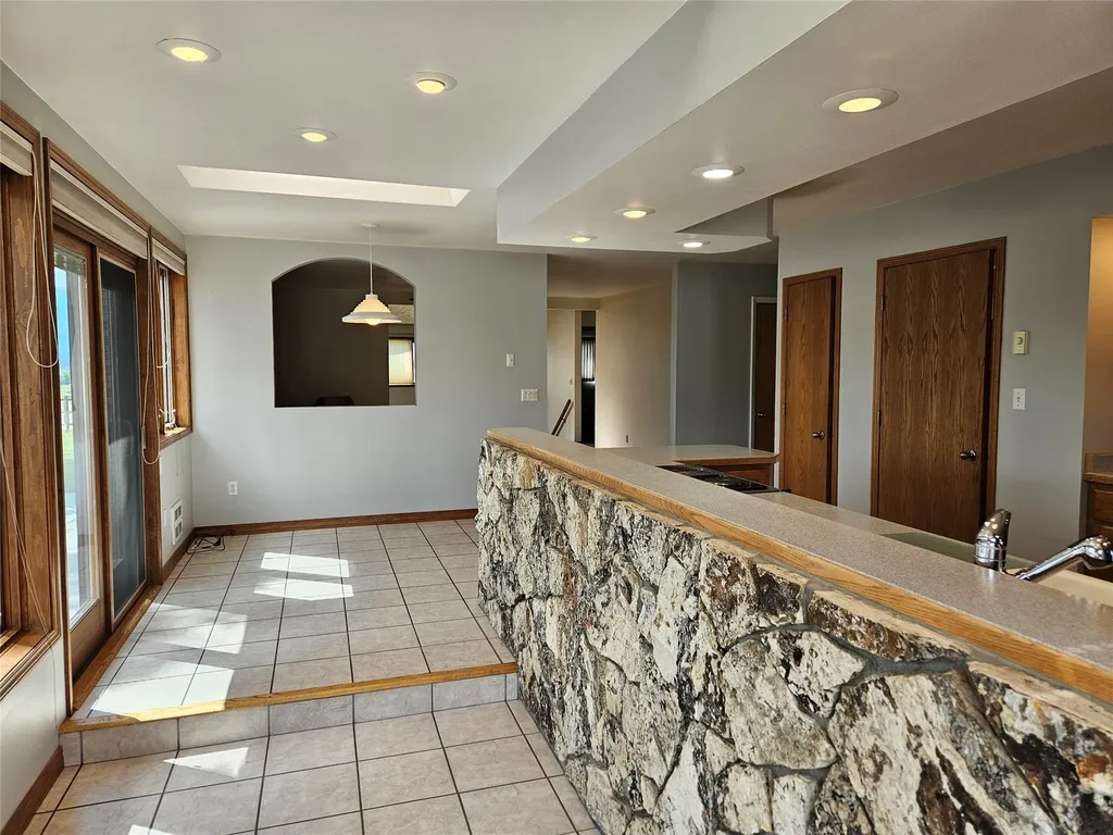 472 Magpie Lane Corvallis MT 59828