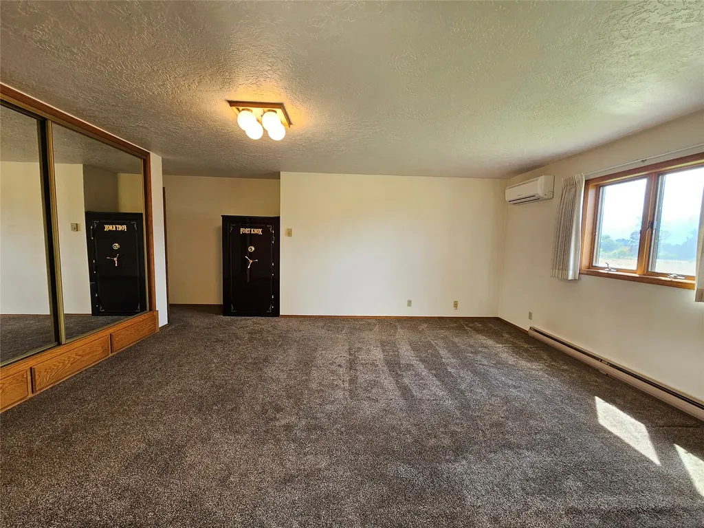 472 Magpie Lane Corvallis MT 59828