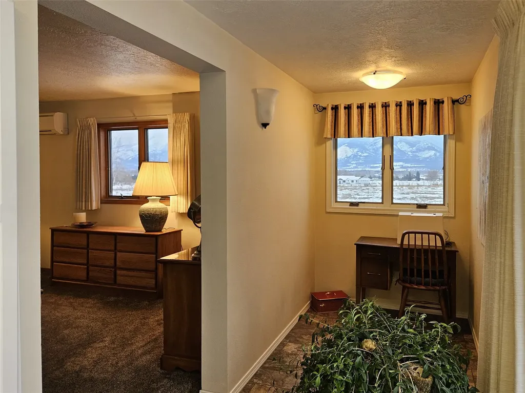 472 Magpie Lane Corvallis MT 59828