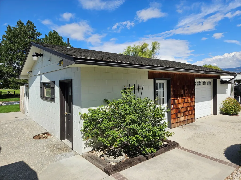 472 Magpie Lane Corvallis MT 59828