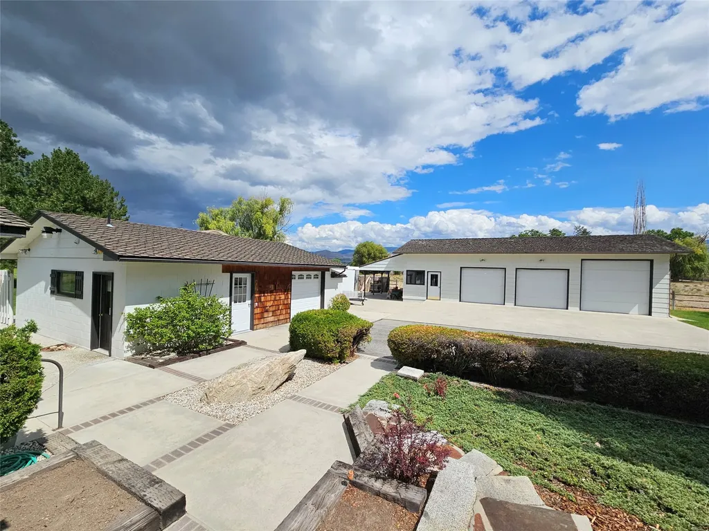 472 Magpie Lane Corvallis MT 59828