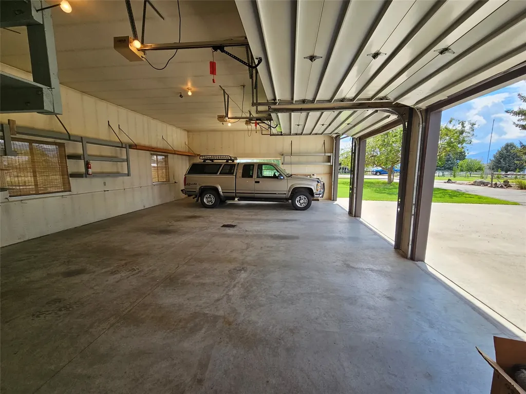 472 Magpie Lane Corvallis MT 59828