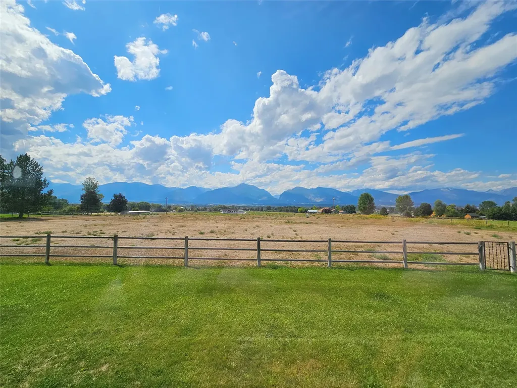 472 Magpie Lane Corvallis MT 59828