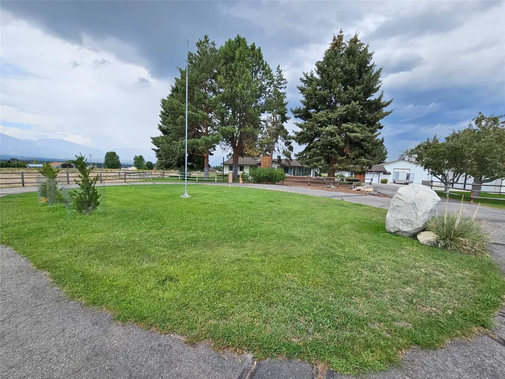 472 Magpie Lane Corvallis MT 59828