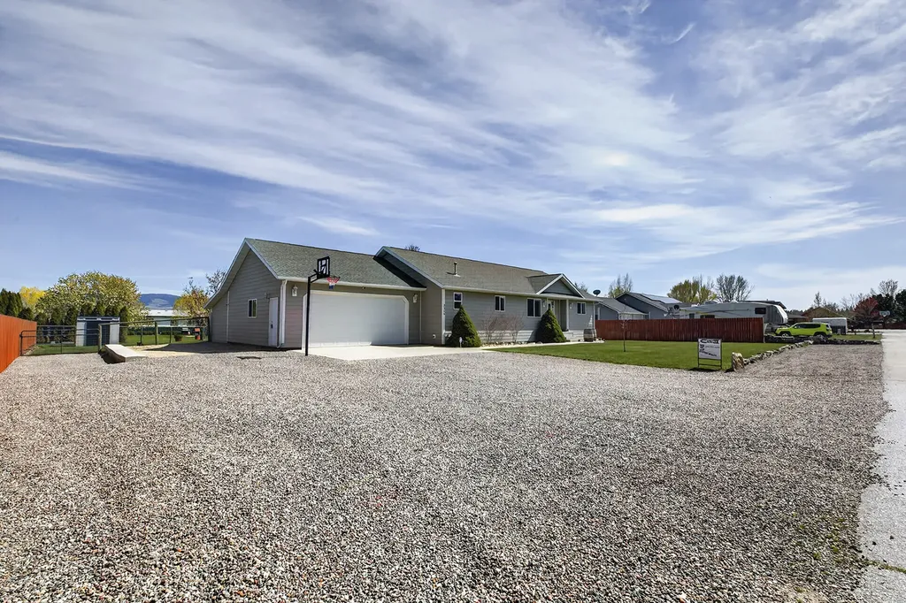 2306 Austin Lane Victor MT 59875
