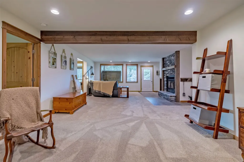 14 Penny Lane Clancy MT 59634