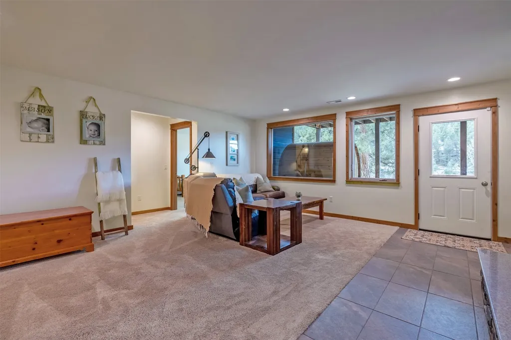 14 Penny Lane Clancy MT 59634