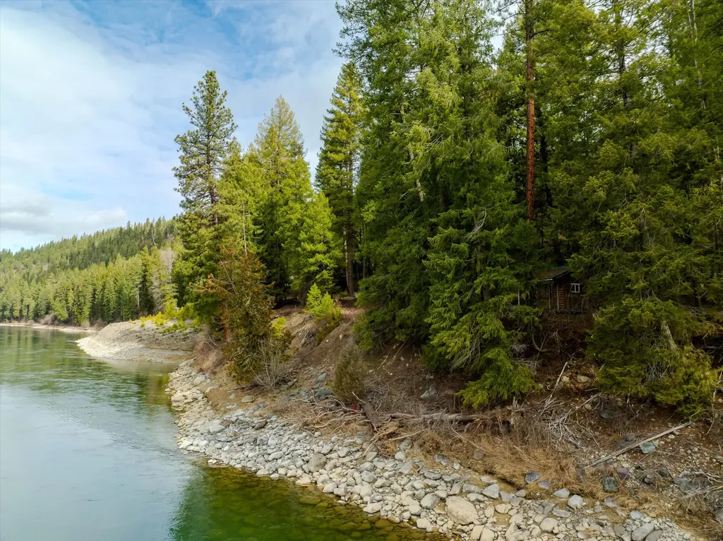 716 Kootenai River Road Troy MT 59935