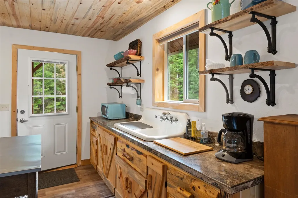 716 Kootenai River Road Troy MT 59935