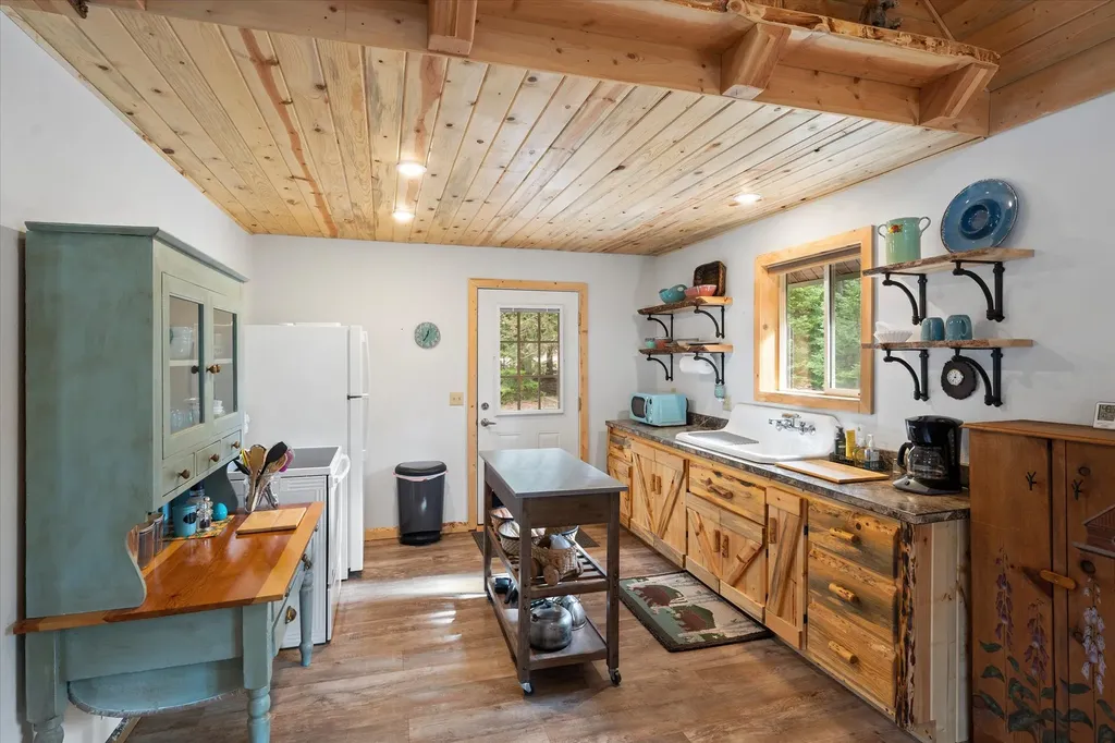 716 Kootenai River Road Troy MT 59935