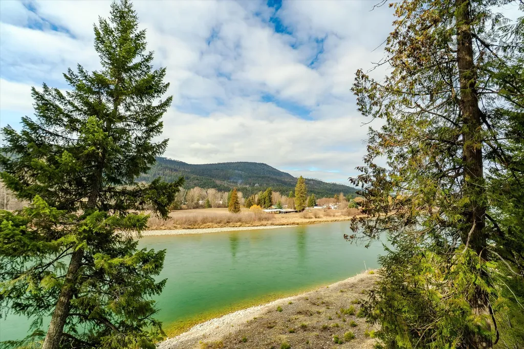 716 Kootenai River Road Troy MT 59935