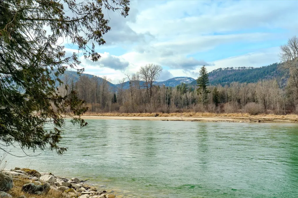 716 Kootenai River Road Troy MT 59935