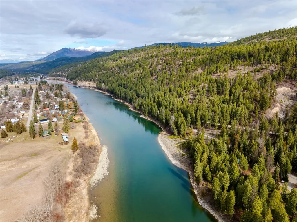 716 Kootenai River Road Troy MT 59935