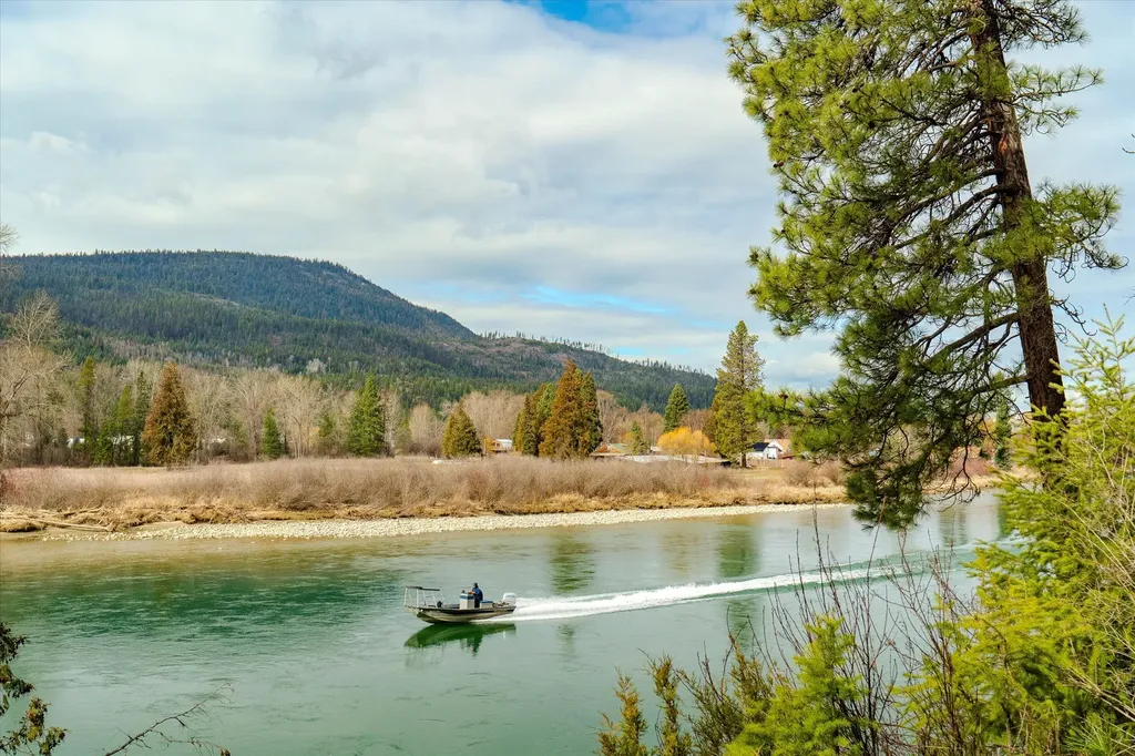 716 Kootenai River Road Troy MT 59935