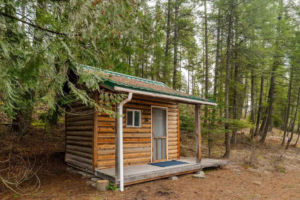 716 Kootenai River Road Troy MT 59935