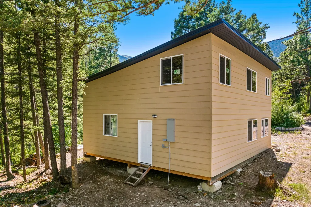 4253 Woods Creek Road Wolf Creek MT 59648