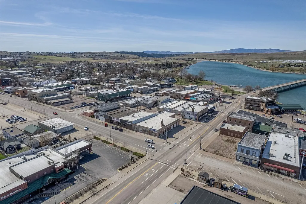 13 2nd Avenue E Polson MT 59860