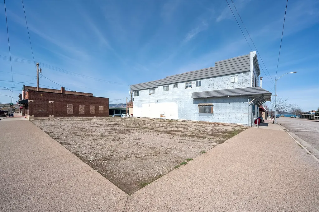 13 2nd Avenue E Polson MT 59860