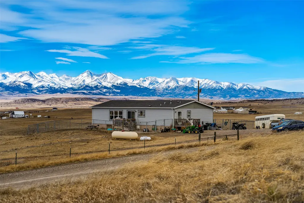 56 Spannering Road Big Timber MT 59011
