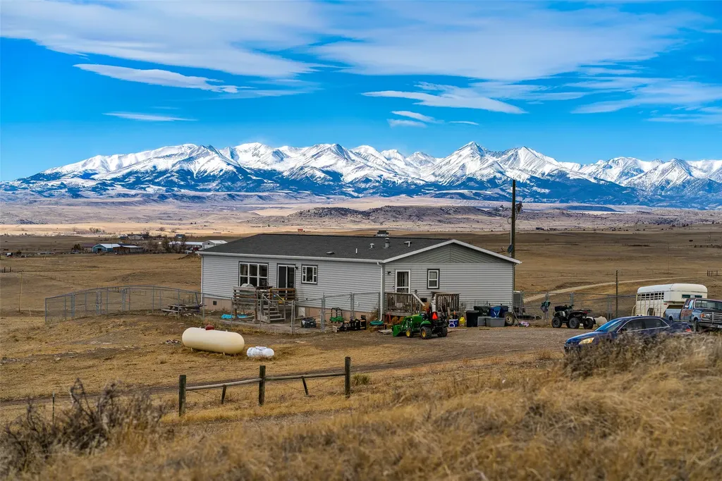 56 Spannering Road Big Timber MT 59011