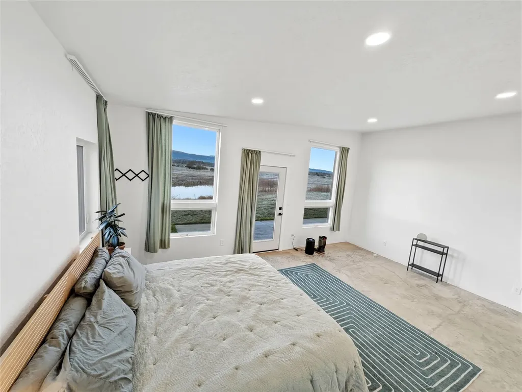 5052 Hoblitt Lane N Florence MT 59833