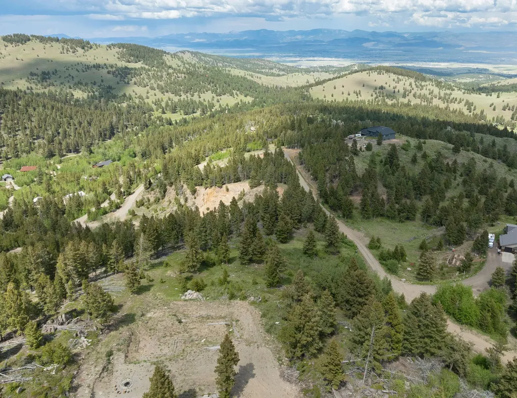 53 Skihi Peak Drive Clancy MT 59634