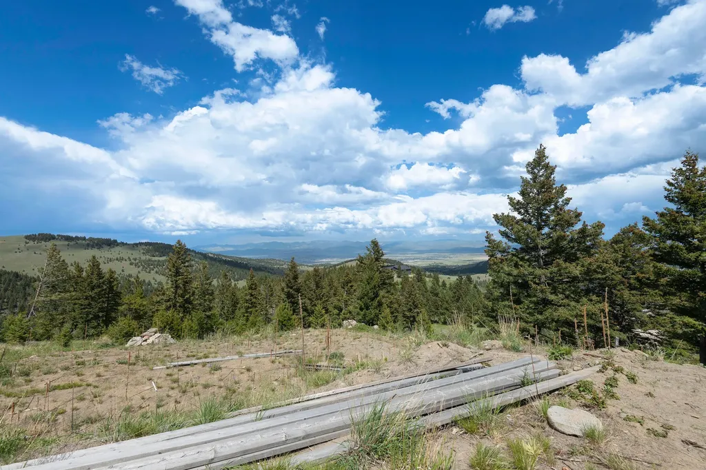 53 Skihi Peak Drive Clancy MT 59634