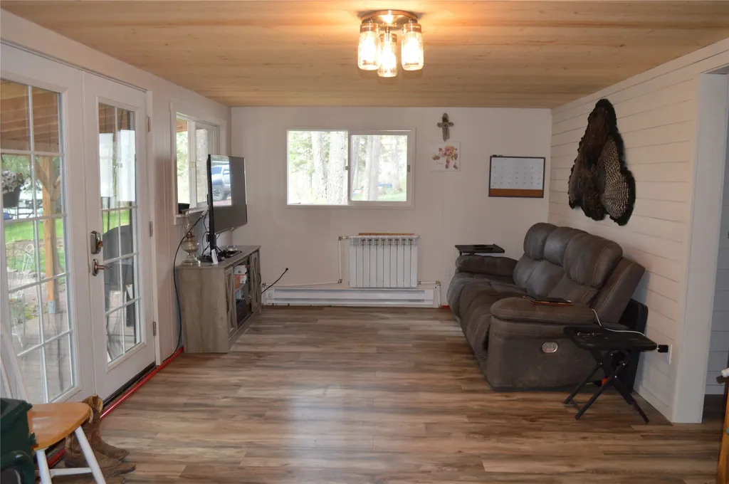 1449 Grizzly Spur West Glacier MT 59936