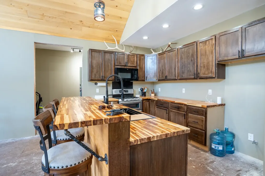 14537 Big Rock Way Bigfork MT 59911