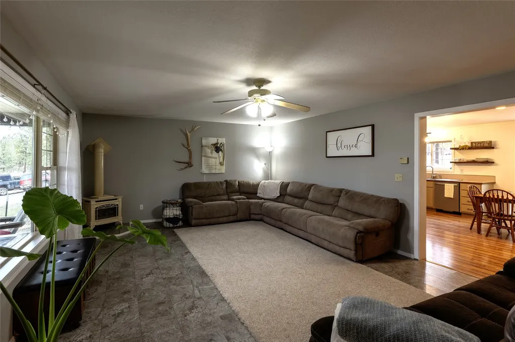 22 Pine Meadow Lane Plains MT 59859