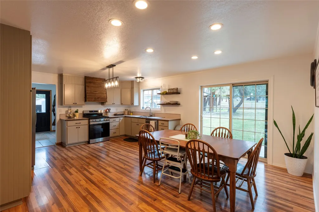 22 Pine Meadow Lane Plains MT 59859