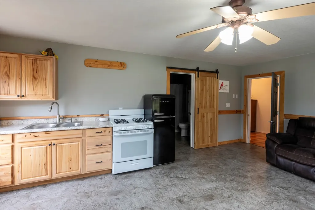 22 Pine Meadow Lane Plains MT 59859