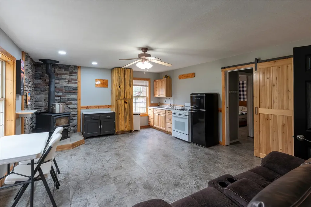 22 Pine Meadow Lane Plains MT 59859