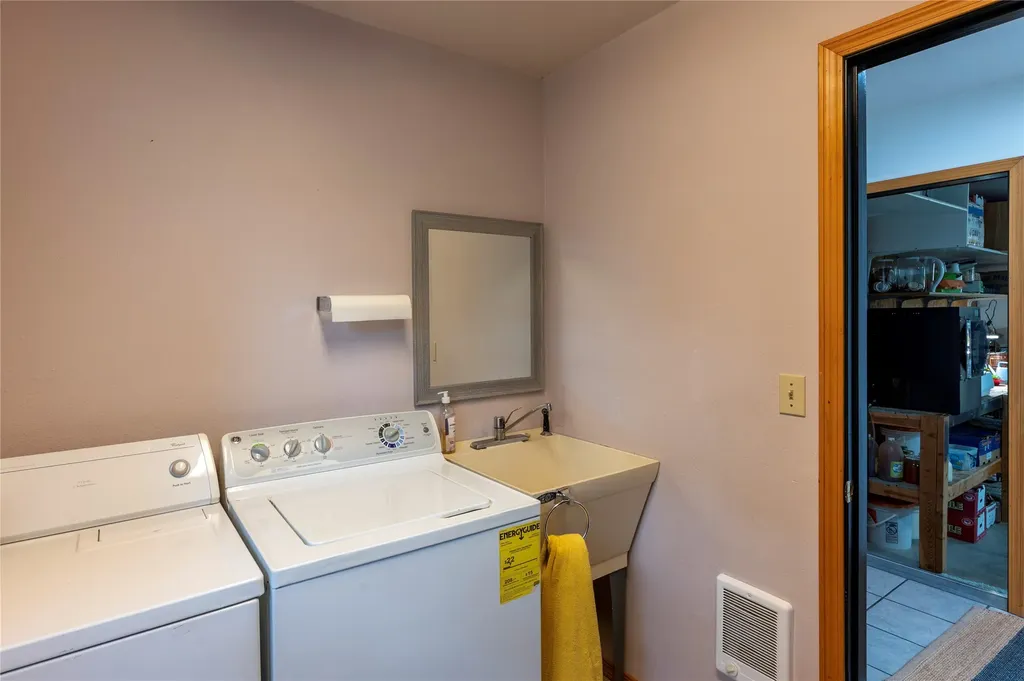22 Pine Meadow Lane Plains MT 59859