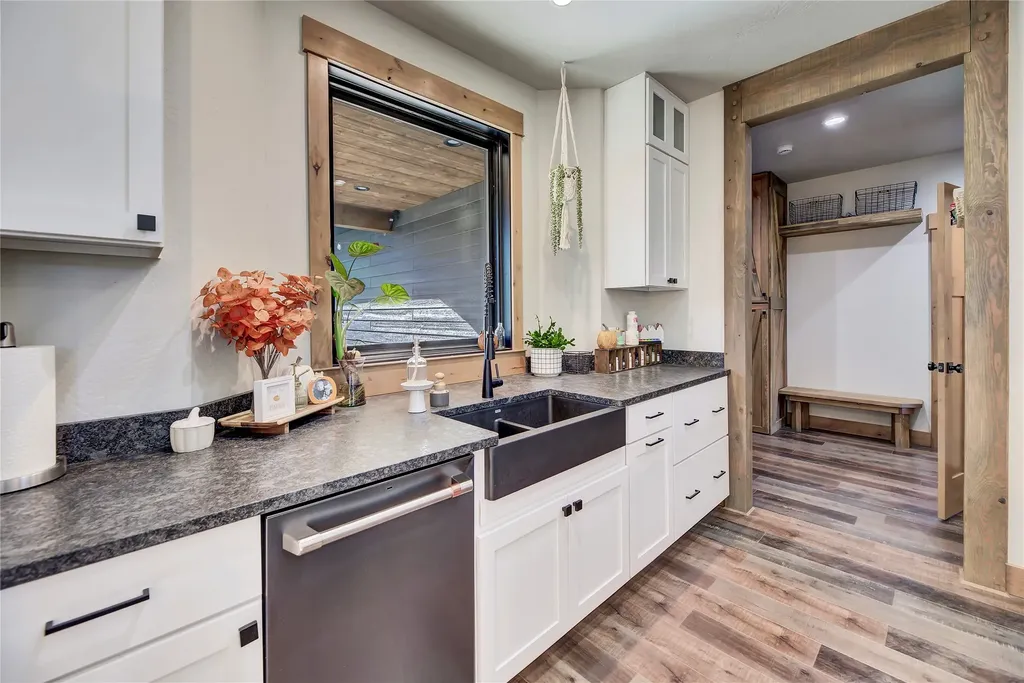 37 Quartz Creek Road Clancy MT 59634