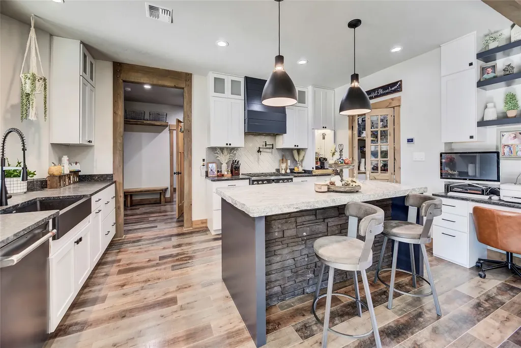 37 Quartz Creek Road Clancy MT 59634