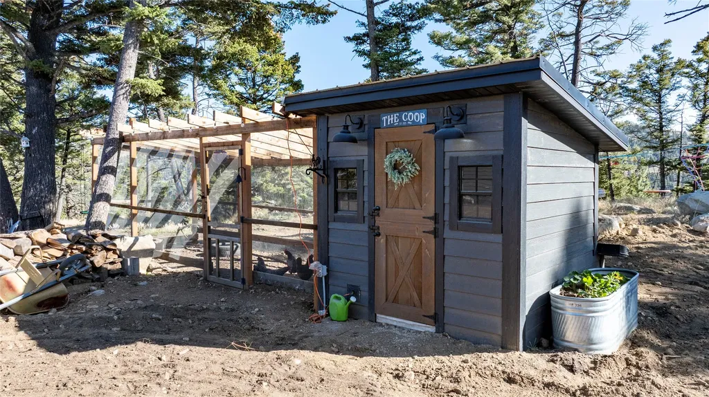 37 Quartz Creek Road Clancy MT 59634