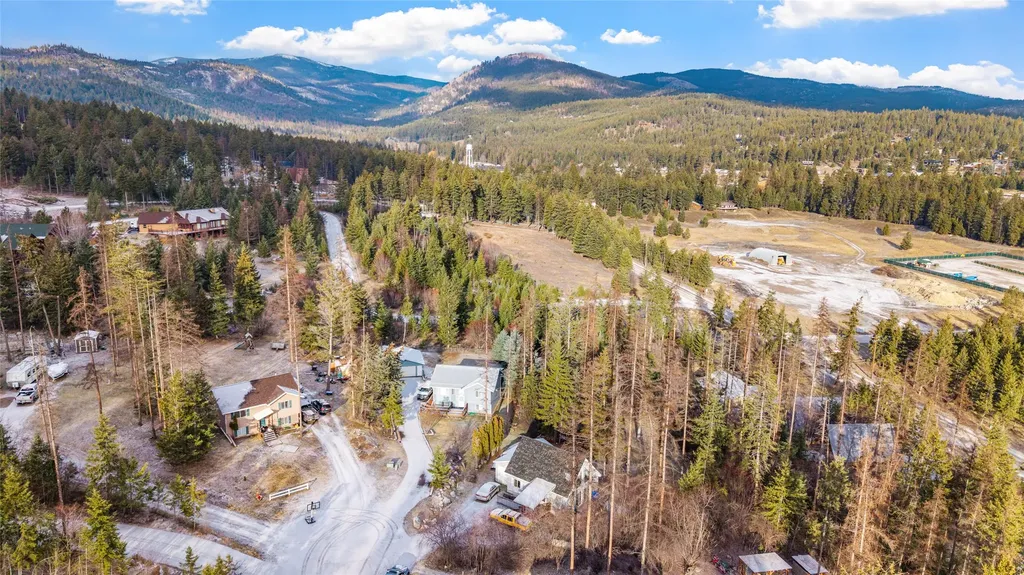 143 Parkview Lane Lakeside MT 59922
