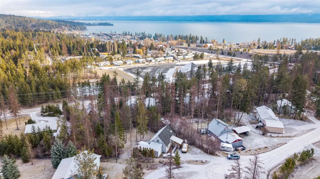 143 Parkview Lane Lakeside MT 59922