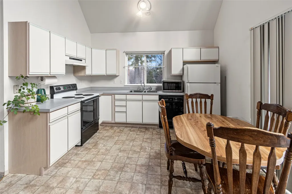 143 Parkview Lane Lakeside MT 59922