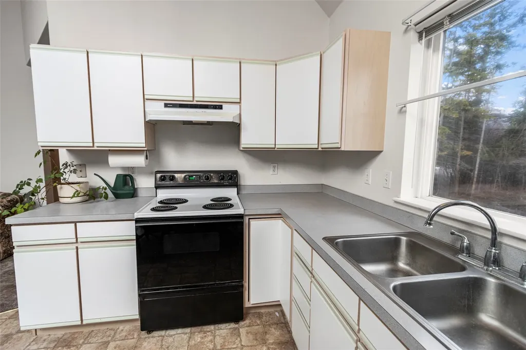 143 Parkview Lane Lakeside MT 59922