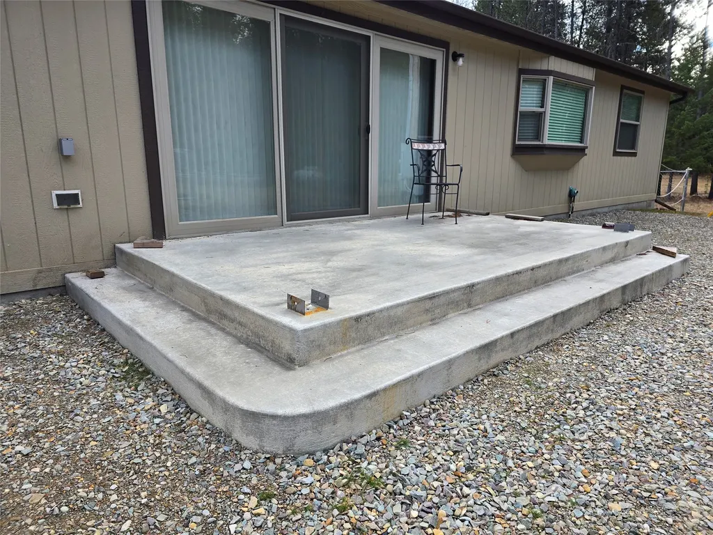 5731 Lake Creek Road Troy MT 59935