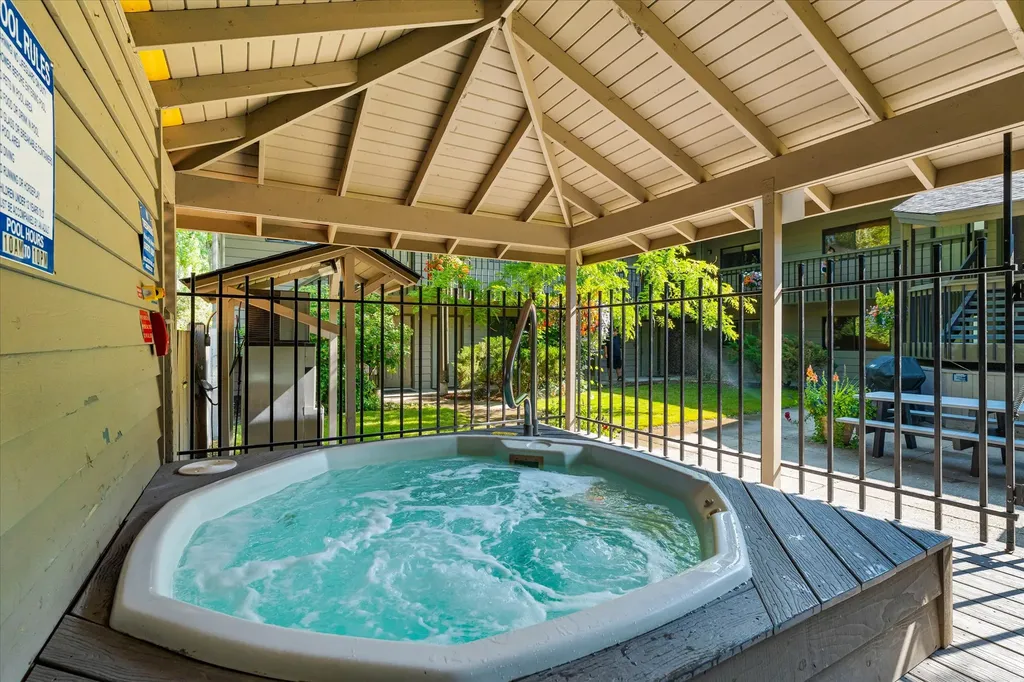 180 Vista Lane Bigfork MT 59911