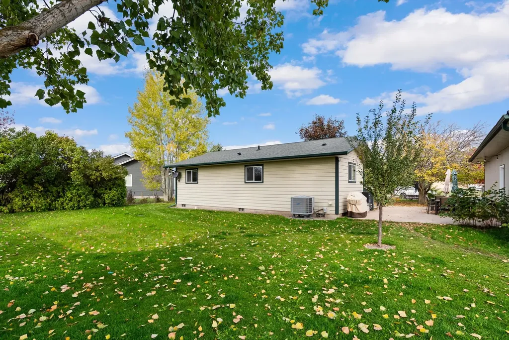 1156 Falcon Acres Loop Columbia Falls MT 59912
