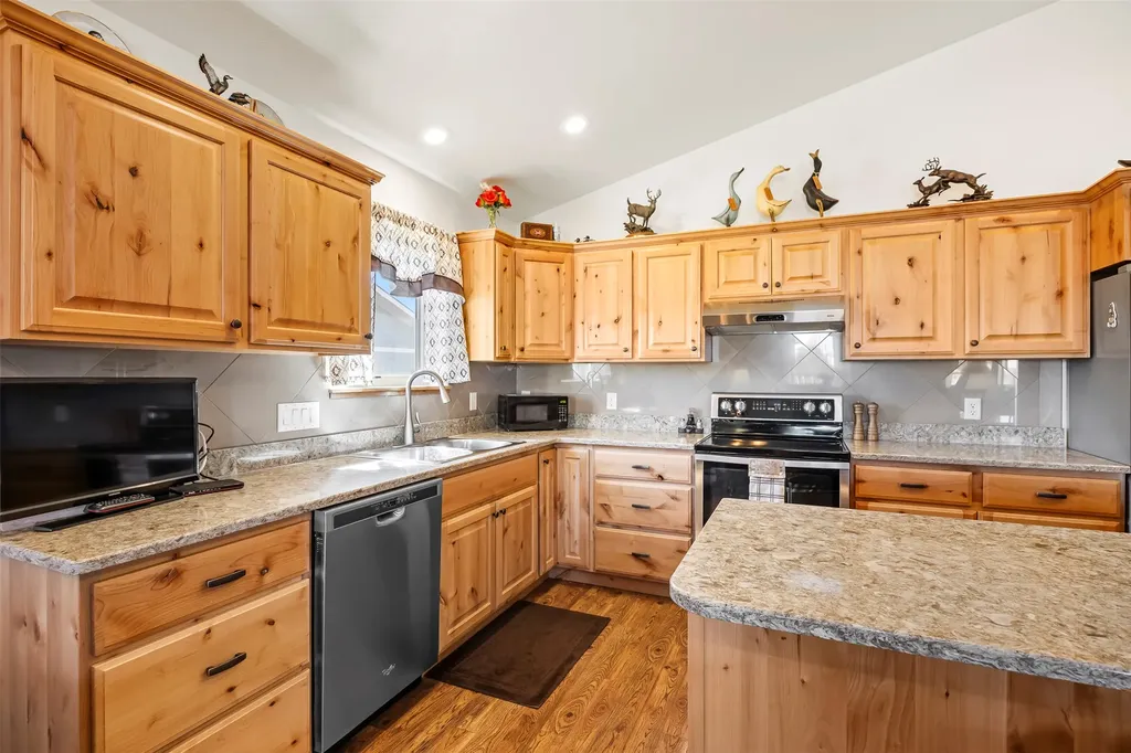 38 Black Hawk Lane Stevensville MT 59870